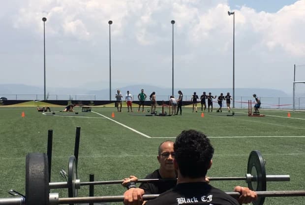 Crossbones Barbell Club, foto 4
