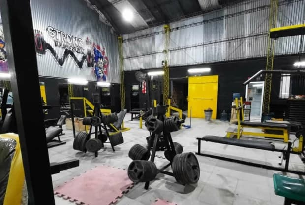 Strong Fitness Gym, foto de portada