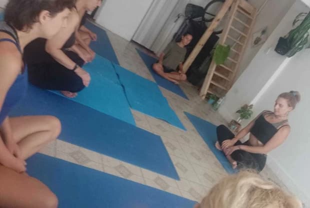 Yoga Centenario, foto de portada