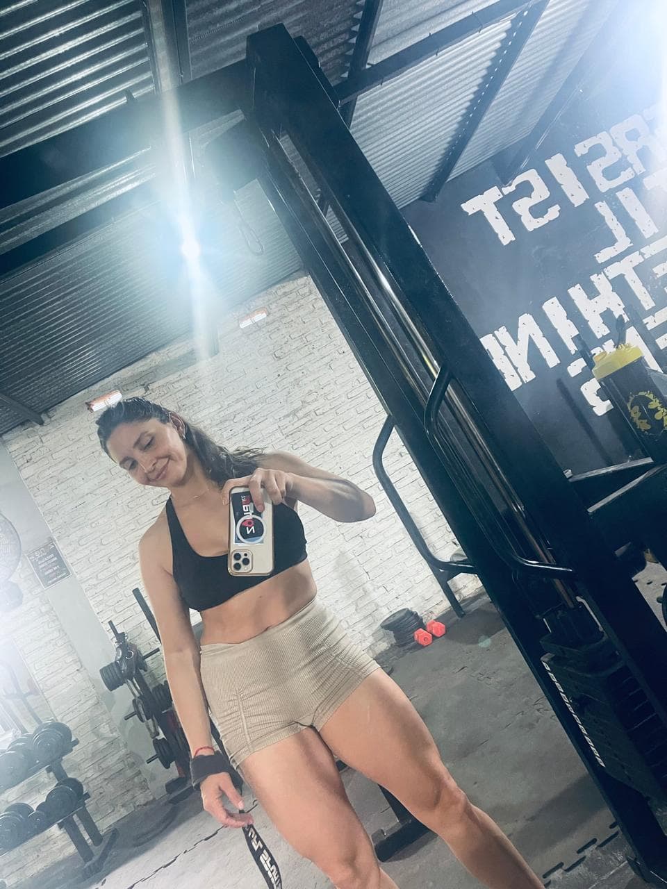 Hoy tuve el mejor entreno del mes. Progresando en sentadilla y peso muerto 🏋️♀️ #Progressive